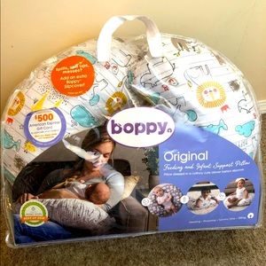 Boppy Pillow w Cover